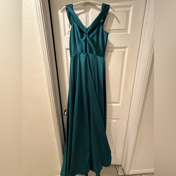 Emerald green prom dress - Picture 2 of 7